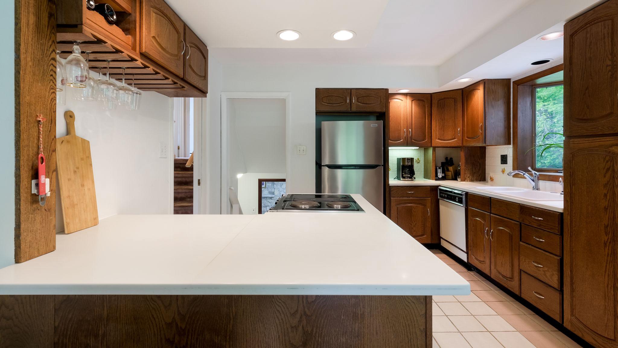 816 Warren Road Ambler, PA 19002 - Photo 19 of 51 Kitchen peninsula