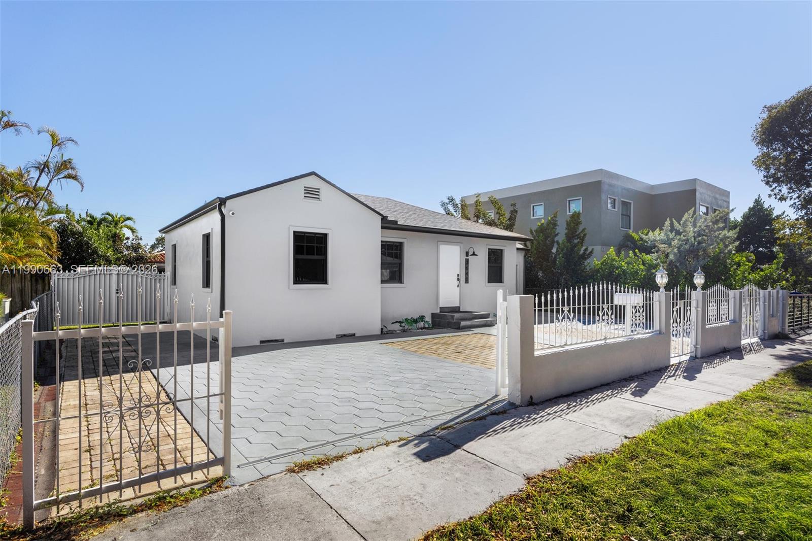 3640 Southwest 13th Street Miami, FL 33145 - Photo 5 of 65