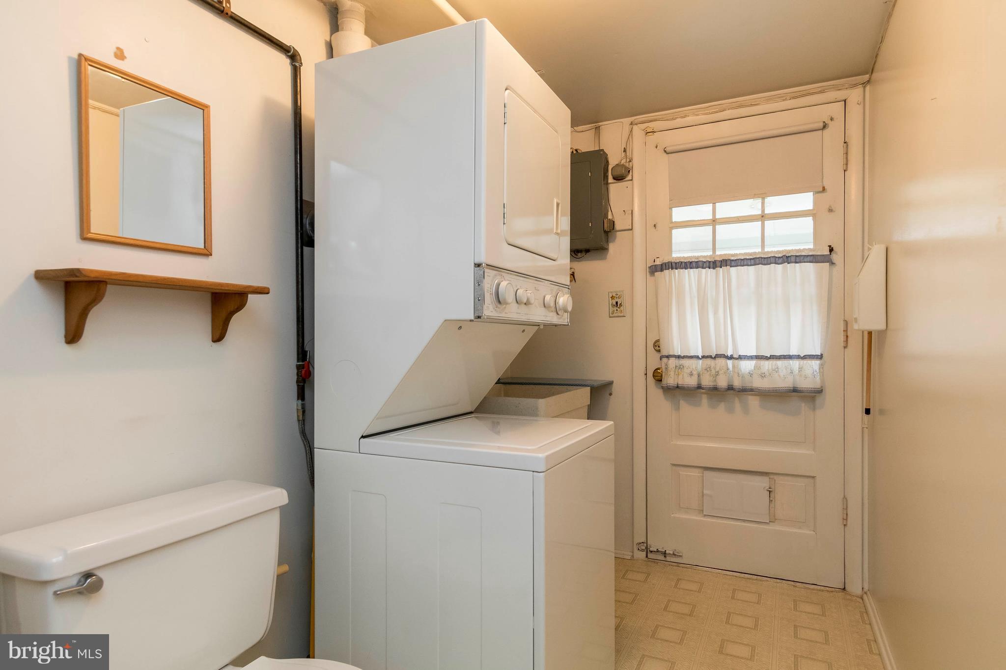 6804 Queens Ferry Road Baltimore, MD 21239 - Photo 13 of 30 Interior (General)