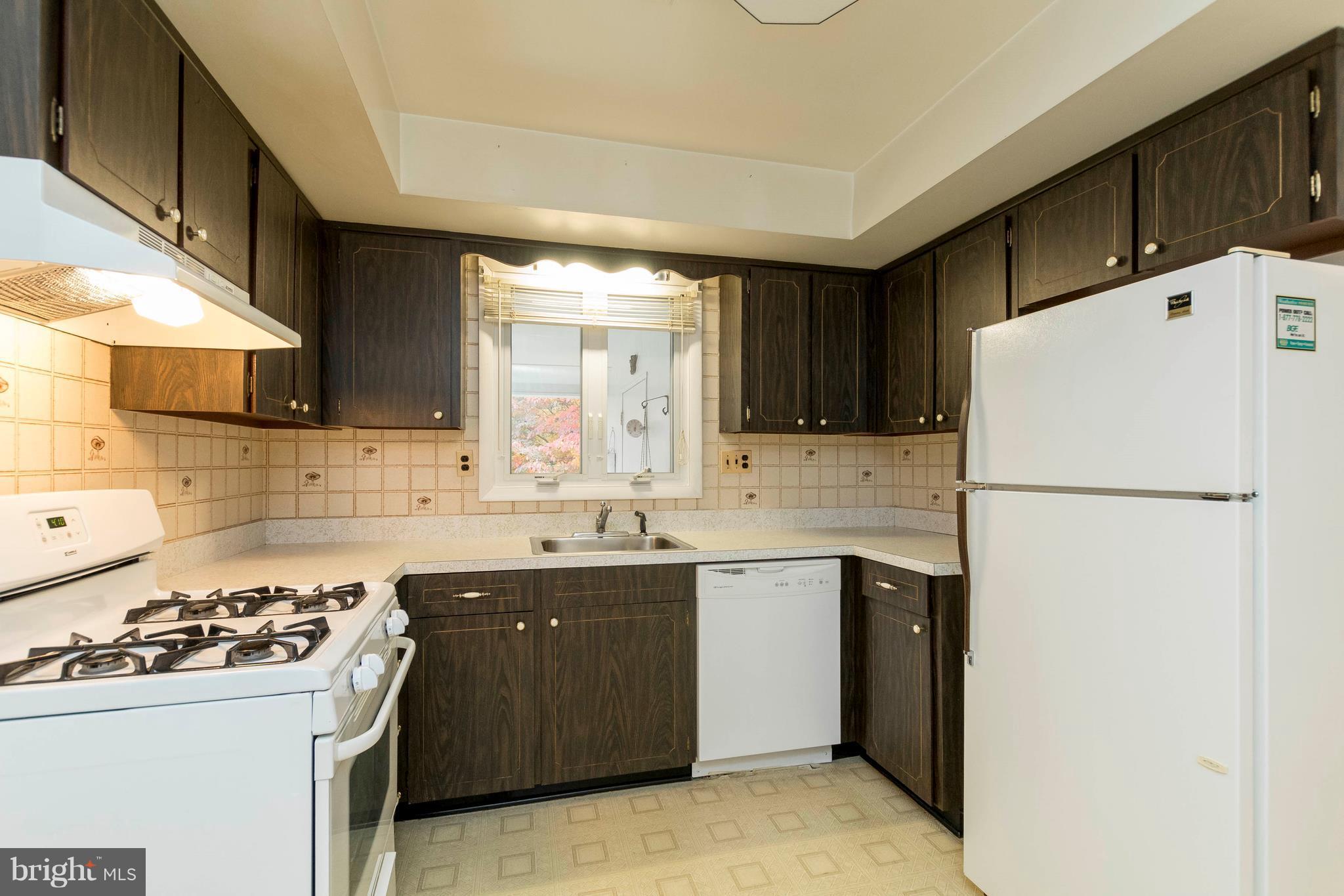 6804 Queens Ferry Road Baltimore, MD 21239 - Photo 10 of 30 Kitchen