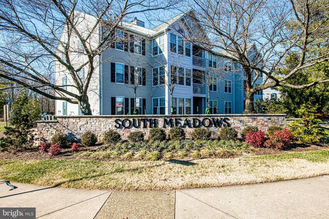 $355,000 | 7508 Snowpea Court, Unit 225, Alexandria, VA 22306