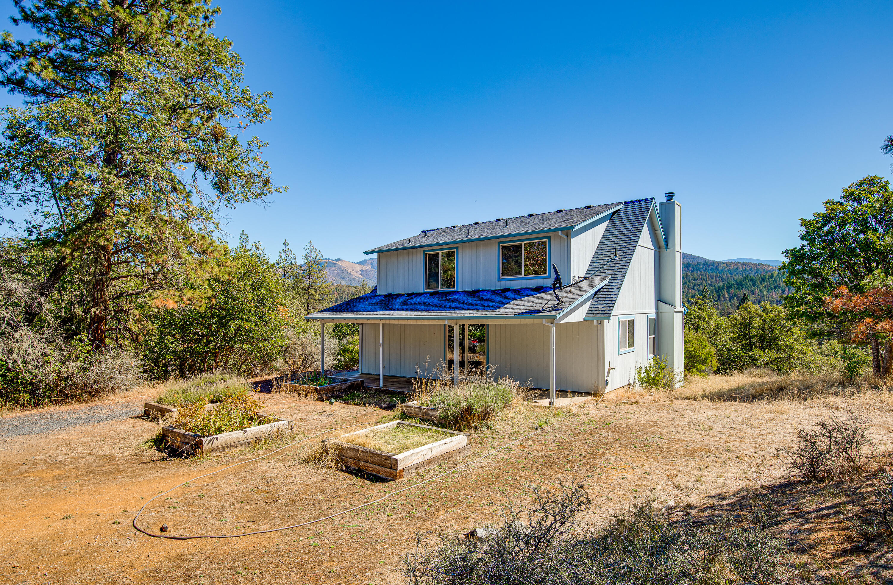 2666-2670 Little Applegate Road Jacksonville, OR 97530 - Photo 8 of 72 9R9A4138HDR16