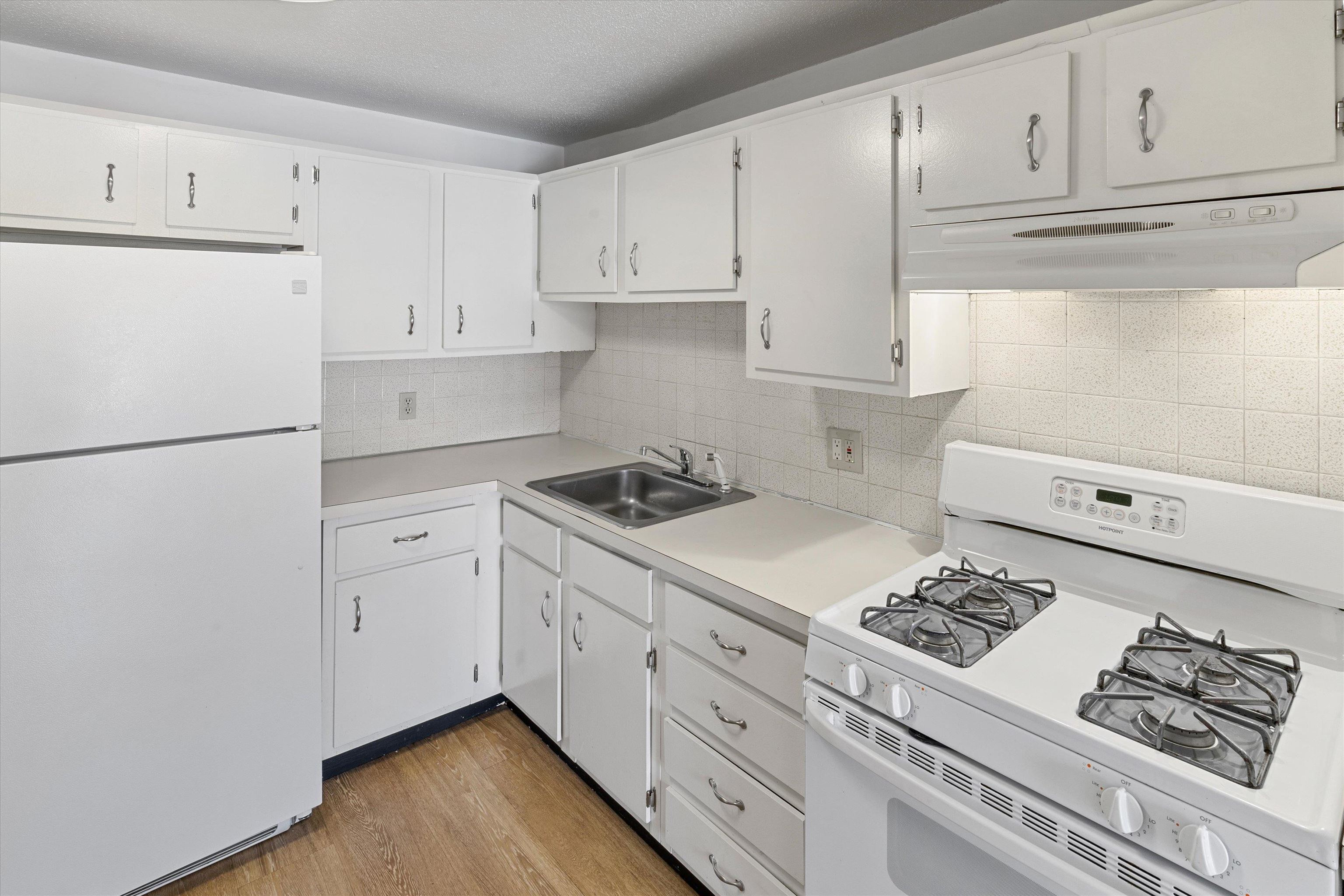 130 Mammoth Road, Unit 429 Hooksett, NH 03106 - Photo 11 of 25
