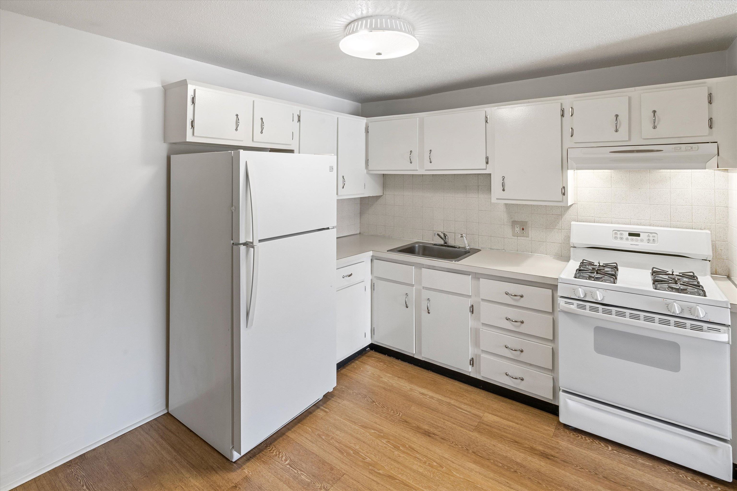 130 Mammoth Road, Unit 429 Hooksett, NH 03106 - Photo 14 of 25