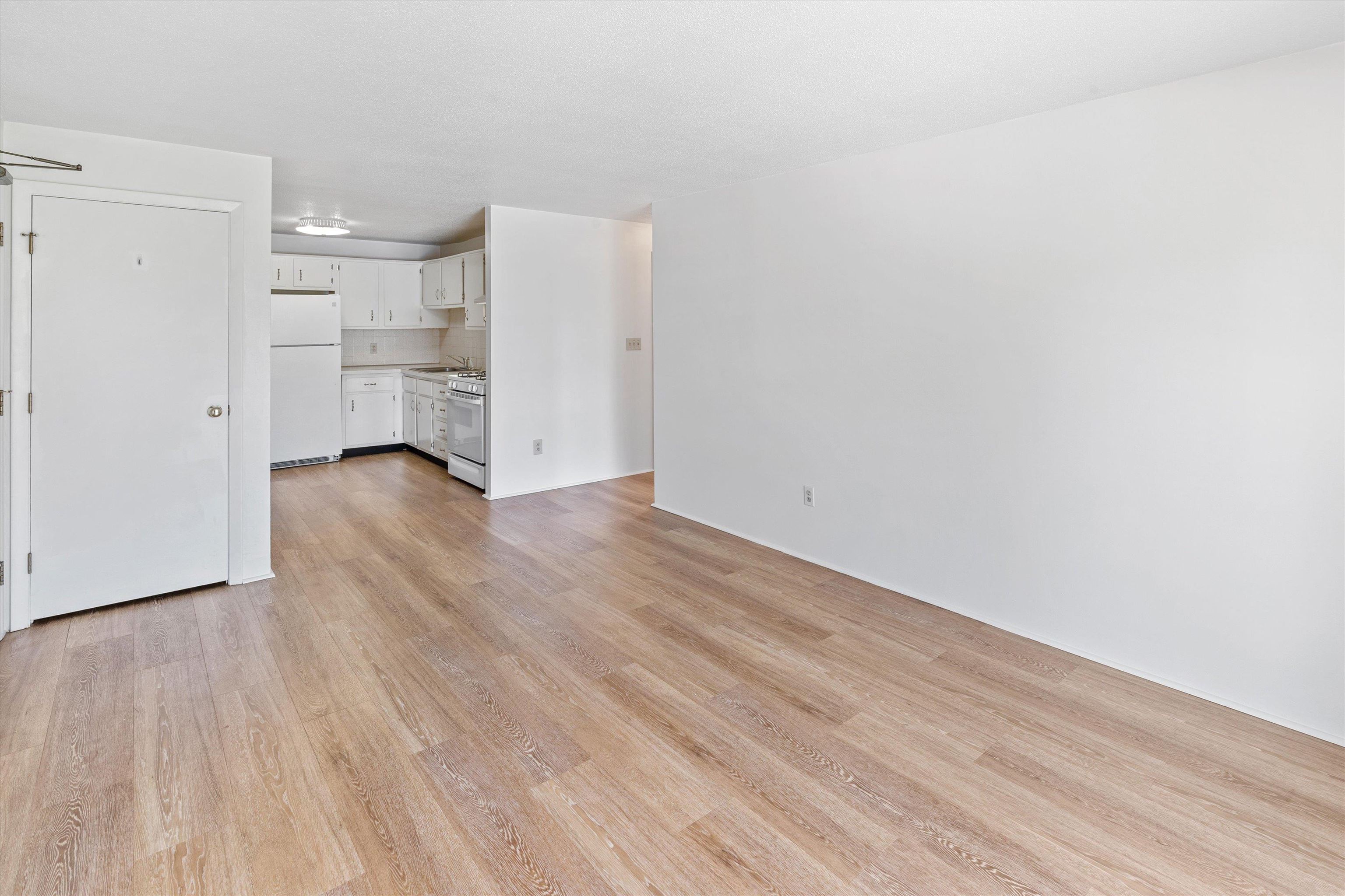 130 Mammoth Road, Unit 429 Hooksett, NH 03106 - Photo 7 of 25