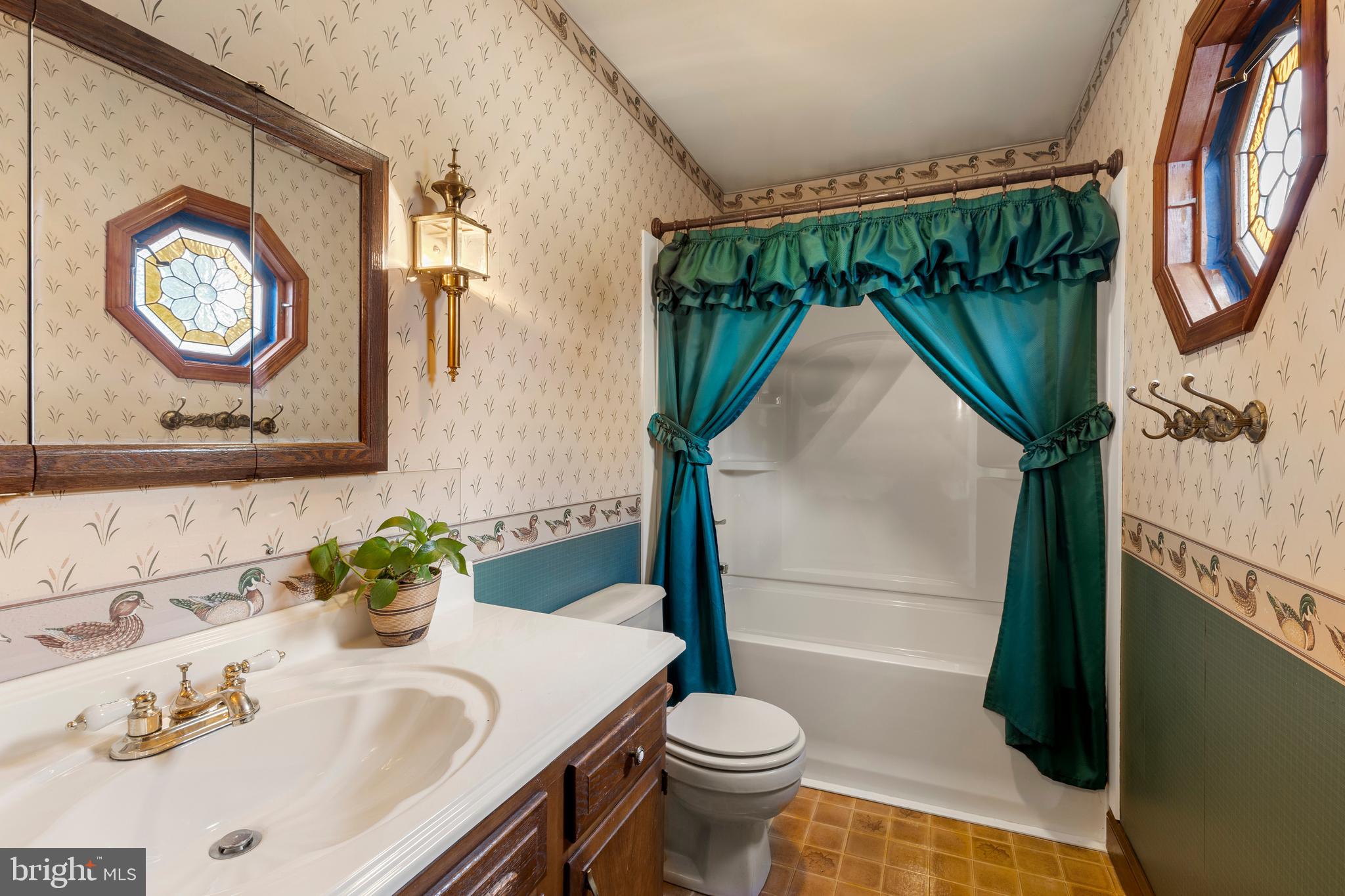 1145 Whitner Road Reading, PA 19605 - Photo 21 of 46 Full Bathroom with Tub-shower