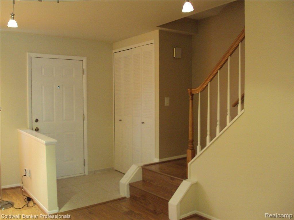 1246 Kings Cove Court, Unit 234 Rochester, MI 48306 - Photo 3 of 24 Front Entry