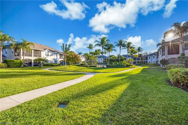 $3,500 | 5025 Maxwell Circle, Unit 2, Naples, FL 34105