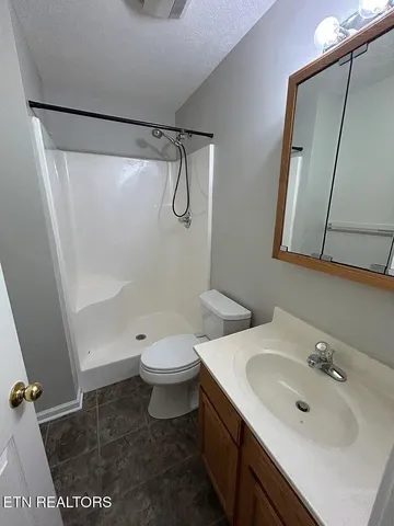 $1,900 | 5240 Avery Woods Lane, Knoxville, TN 37921