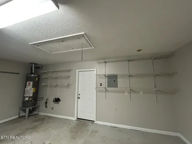 $1,900 | 5240 Avery Woods Lane, Knoxville, TN 37921