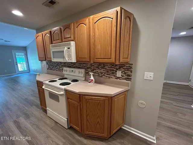 $1,900 | 5240 Avery Woods Lane, Knoxville, TN 37921