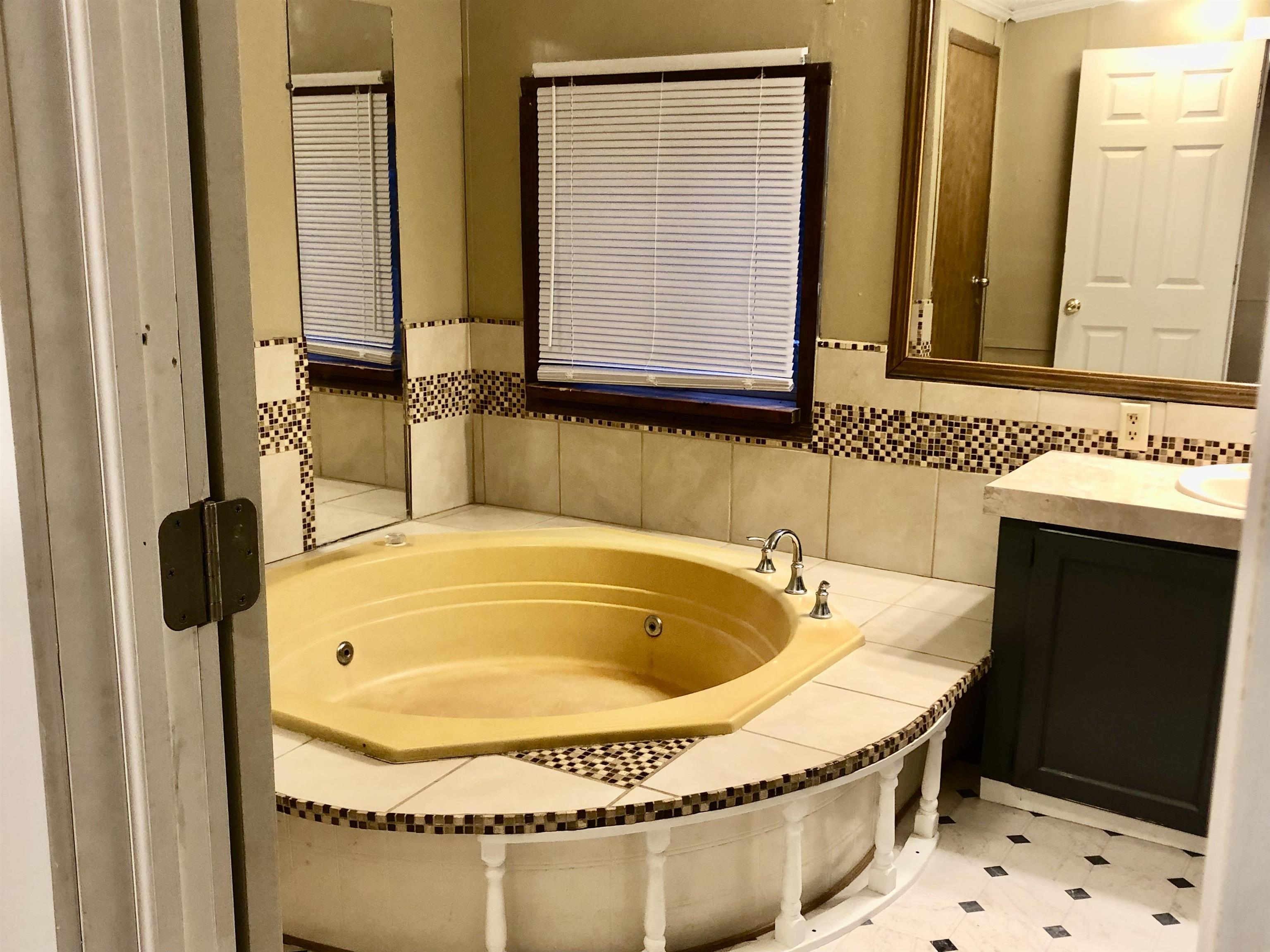265 West Long Lake Road Harrison, MI 48625 - Photo 5 of 12