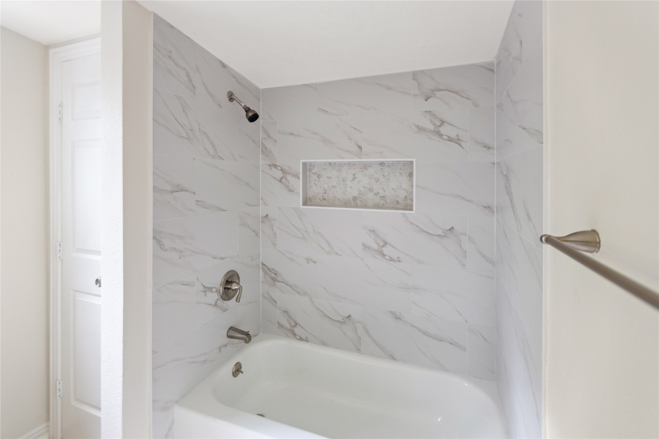 4103 Fuqua Street Bacliff, TX 77518 - Photo 14 of 33 Primary Bathroom