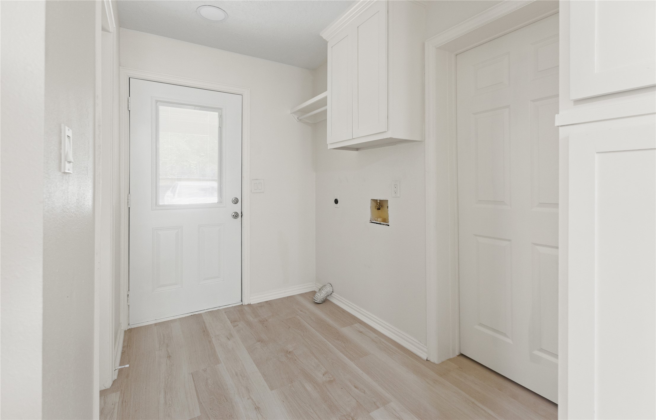 4103 Fuqua Street Bacliff, TX 77518 - Photo 24 of 33 Laundry Hookups/ Side Door