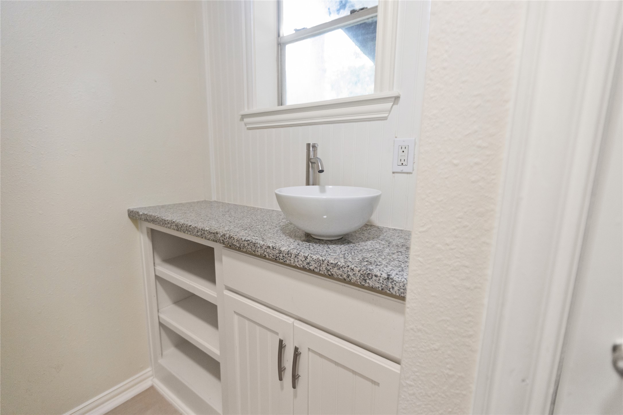 4103 Fuqua Street Bacliff, TX 77518 - Photo 25 of 33 Hallway bathroom with Shower