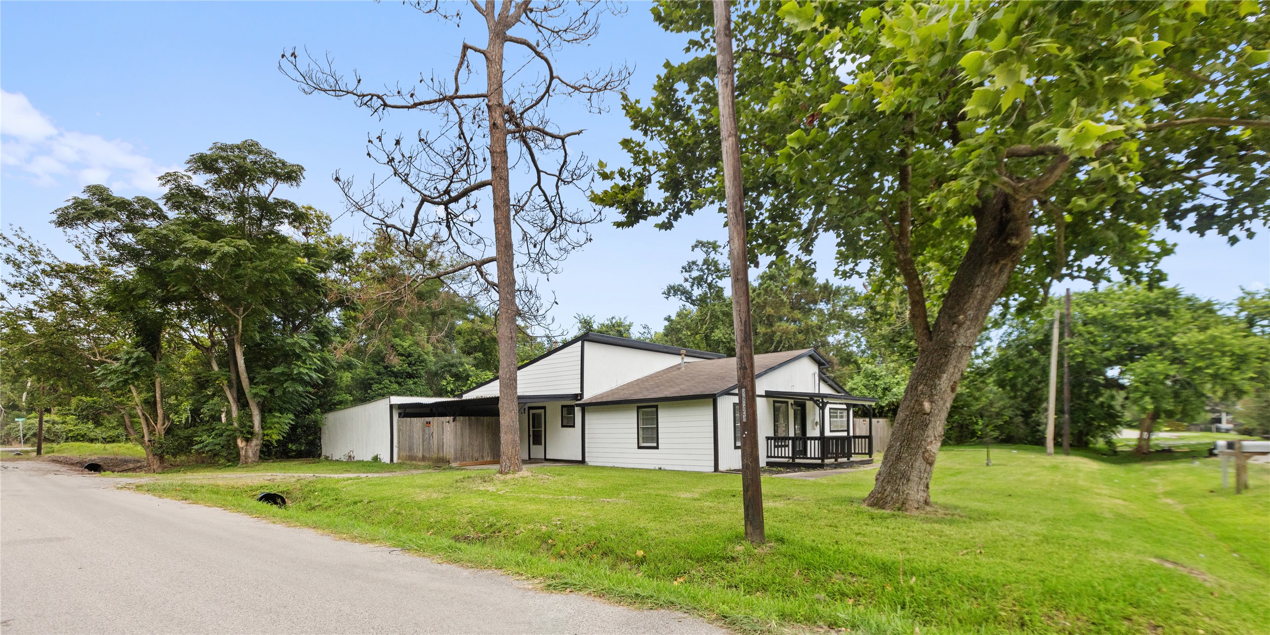 4103 Fuqua Street Bacliff, TX 77518 - Photo 4 of 33