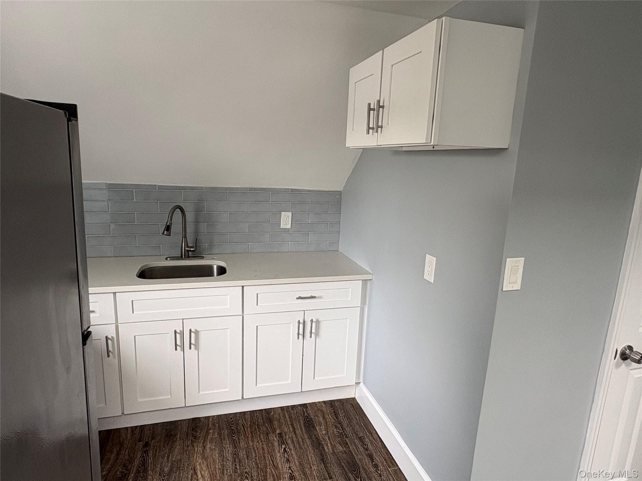 100 Merrick Road Amityville, NY 11701 - Photo 4 of 9