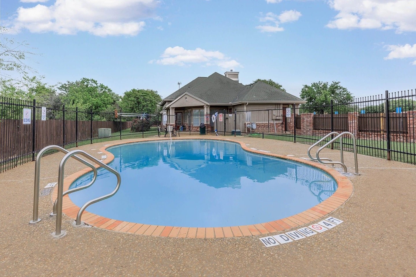 9257 Somerset Road San Antonio, TX 78211 - Photo 12 of 18 a view of a house with swimming pool and sitting area