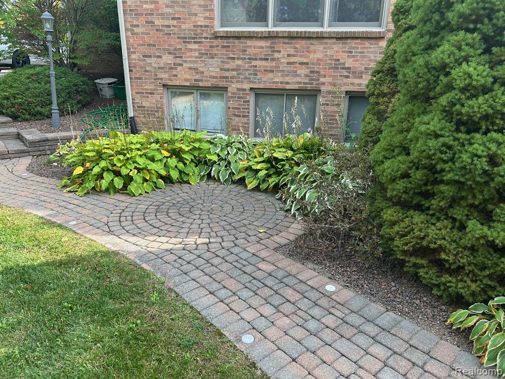 3904 Kaeleaf Road Lake Orion, MI 48360 - Photo 57 of 66