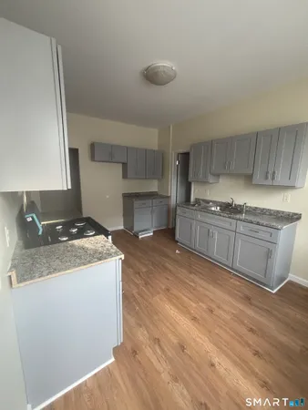 $2,000 | 1804 Barnum Avenue, Unit 5, Bridgeport, CT 06610
