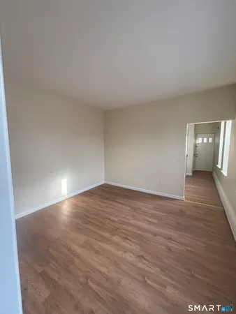 $2,000 | 1804 Barnum Avenue, Unit 5, Bridgeport, CT 06610