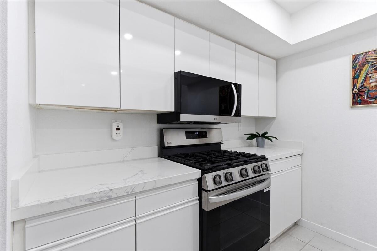 200 East Racquet Club Road, Unit 18 Palm Springs, CA 92262 - Photo 9 of 33 15-200 E Racquet Club Rd #18-31