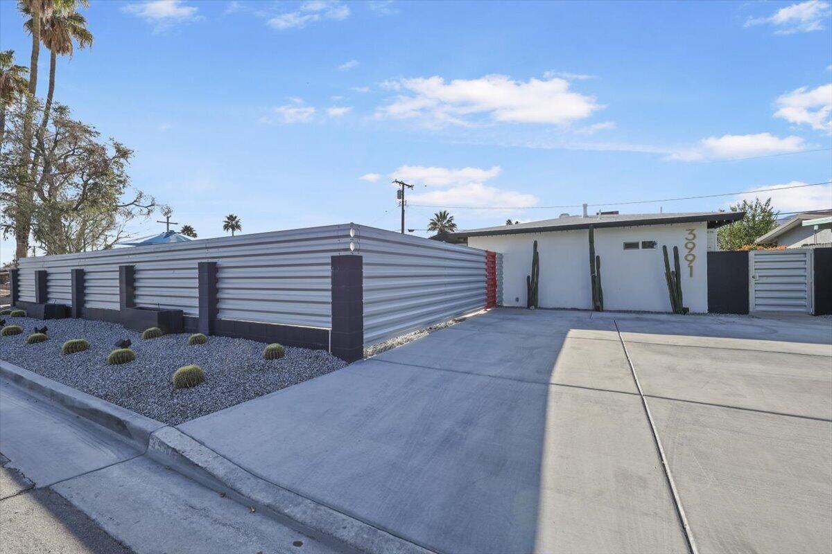 3991 Calle San Raphael Palm Springs, CA 92264 - Photo 36 of 45 a view of a terrace