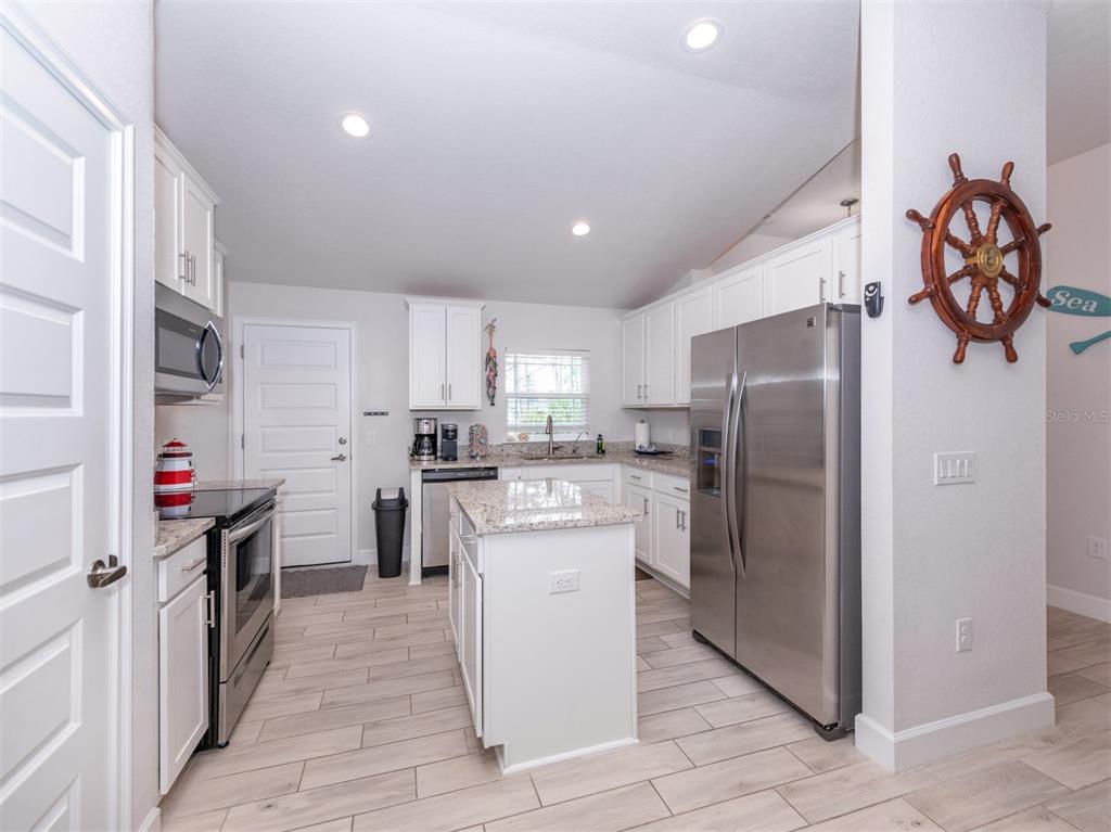 886 Euclid Road Venice, FL 34293 - Photo 13 of 73