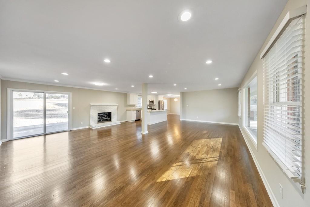 909 Rosedale Drive Marietta, GA 30066 - Photo 5 of 35