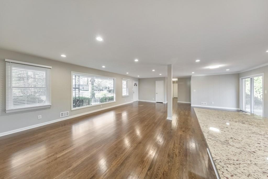 909 Rosedale Drive Marietta, GA 30066 - Photo 8 of 35