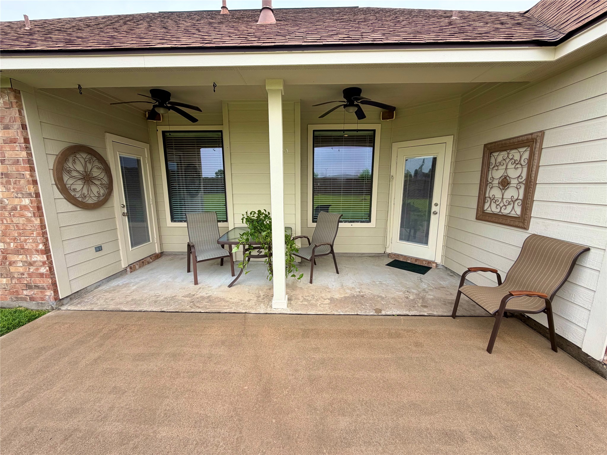 1448 South Blue Bonnet Lane Angleton, TX 77515 - Photo 39 of 43