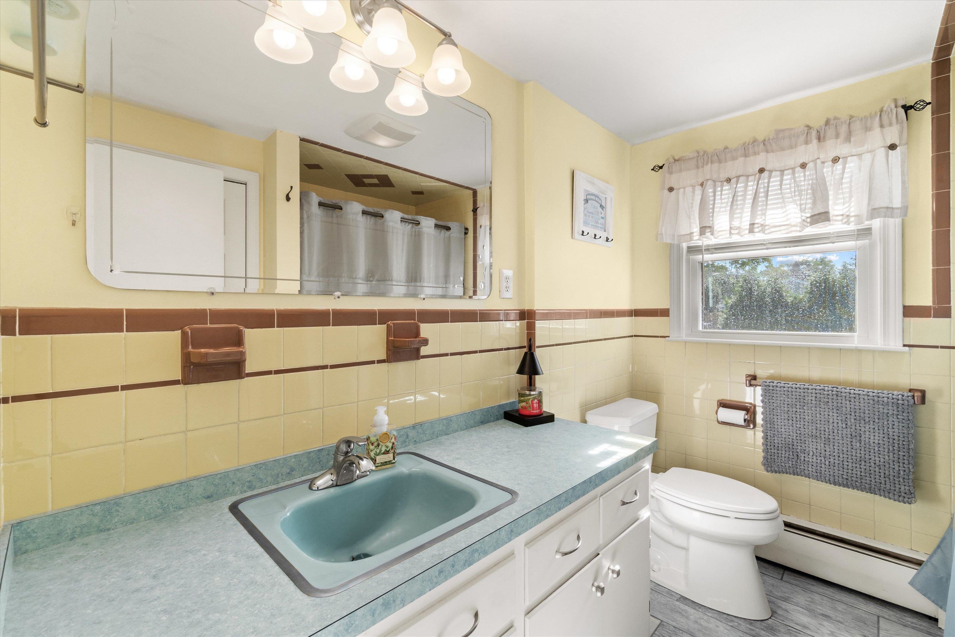 11 Marsh Avenue Salem, NH 03079 - Photo 20 of 49