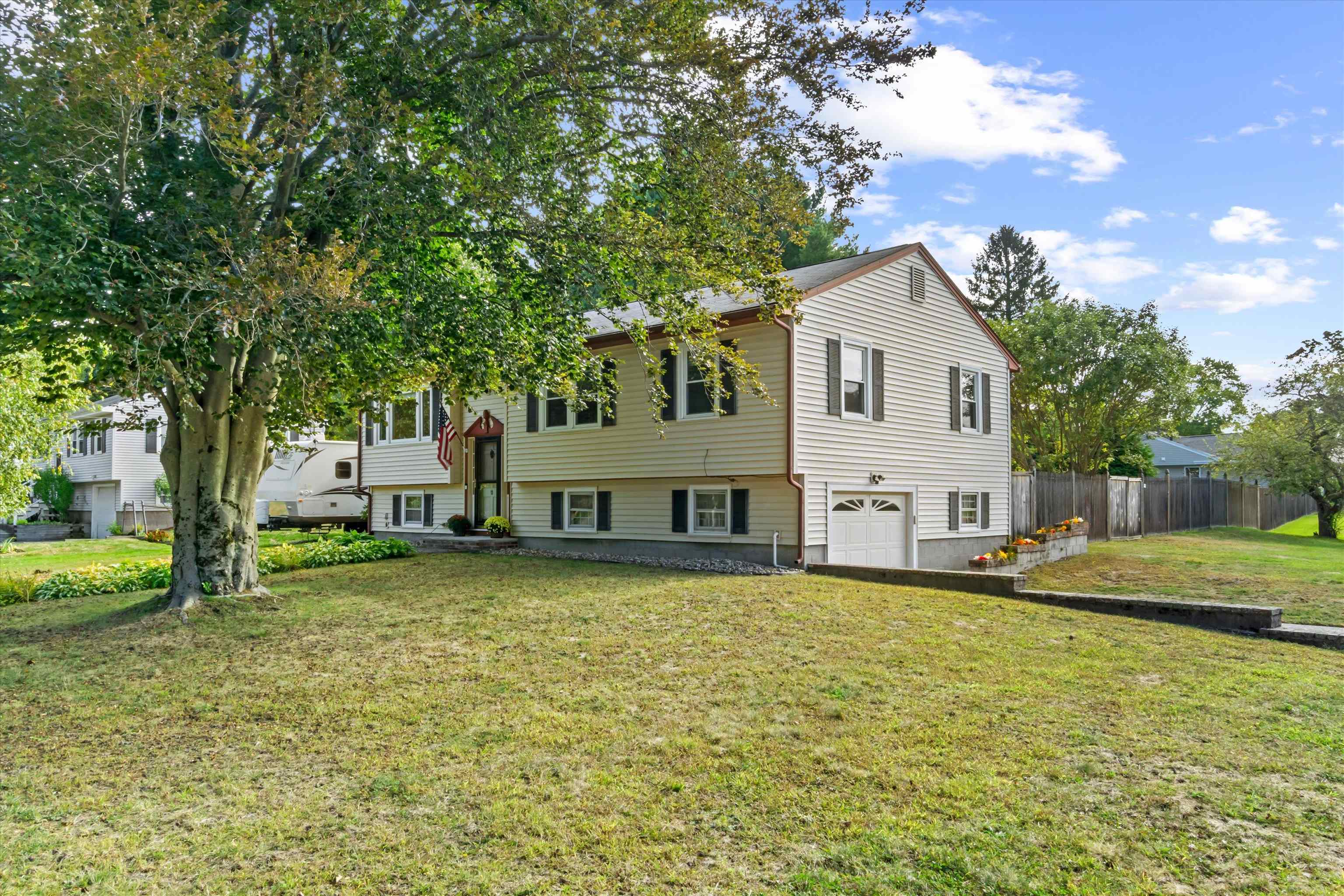 11 Marsh Avenue Salem, NH 03079 - Photo 3 of 49