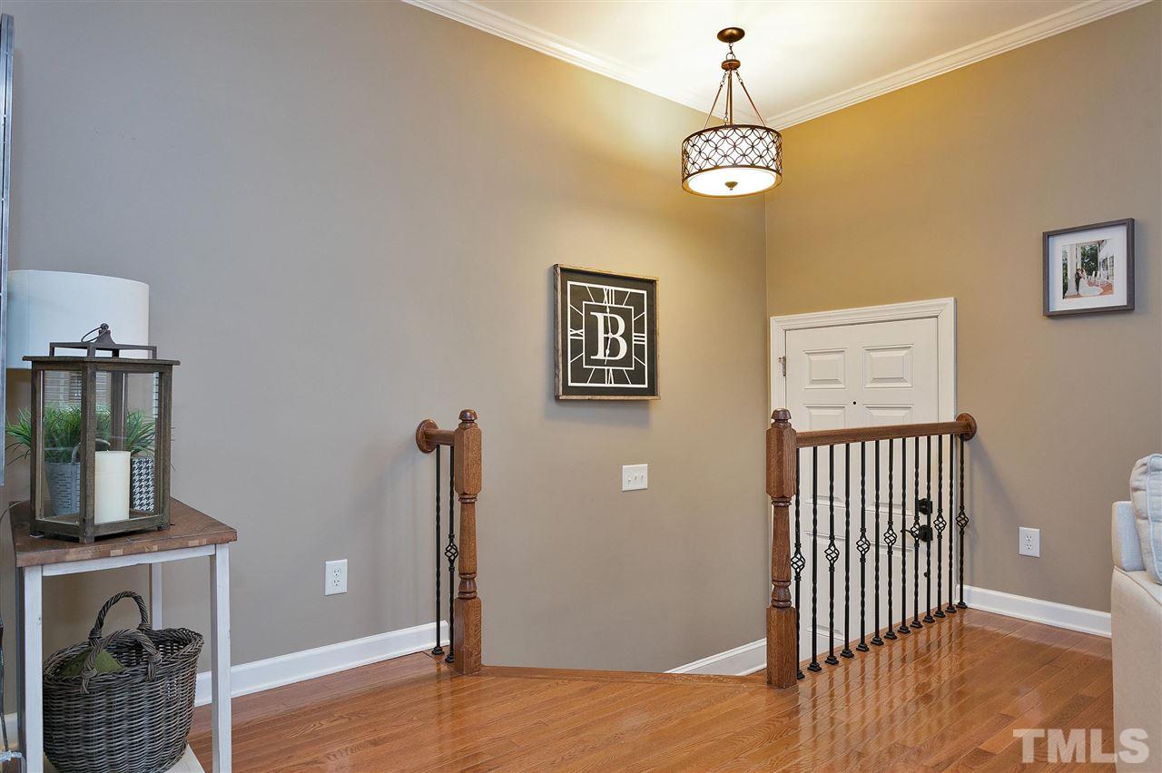 3511 Edgemont Drive Raleigh, NC 27612 - Photo 3 of 30