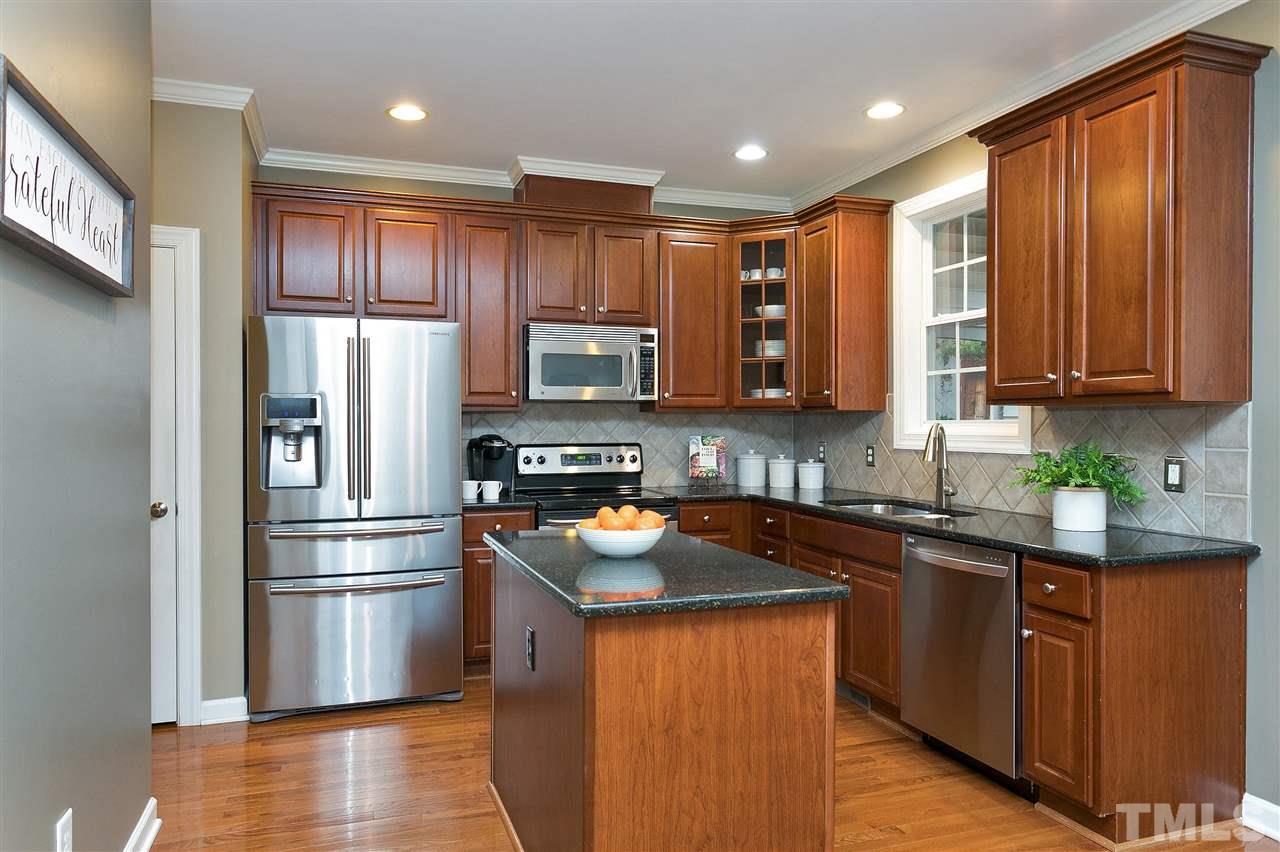 3511 Edgemont Drive Raleigh, NC 27612 - Photo 8 of 30