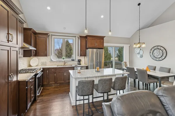 $390,000 | 539 Sudbury Circle, Oswego, IL 60543