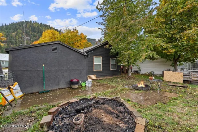 $230,000 | 1122 East Garden Avenue, Osburn, ID 83849