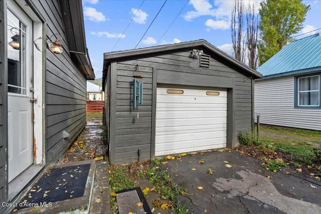 $230,000 | 1122 East Garden Avenue, Osburn, ID 83849