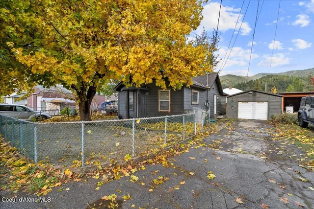 $230,000 | 1122 East Garden Avenue, Osburn, ID 83849