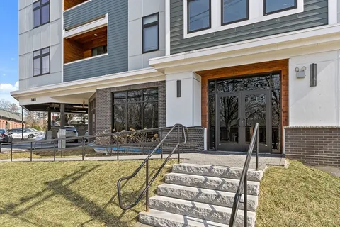 $865,000 | 395 Alewife Brook Parkway, Unit 3H, Somerville, MA 02144