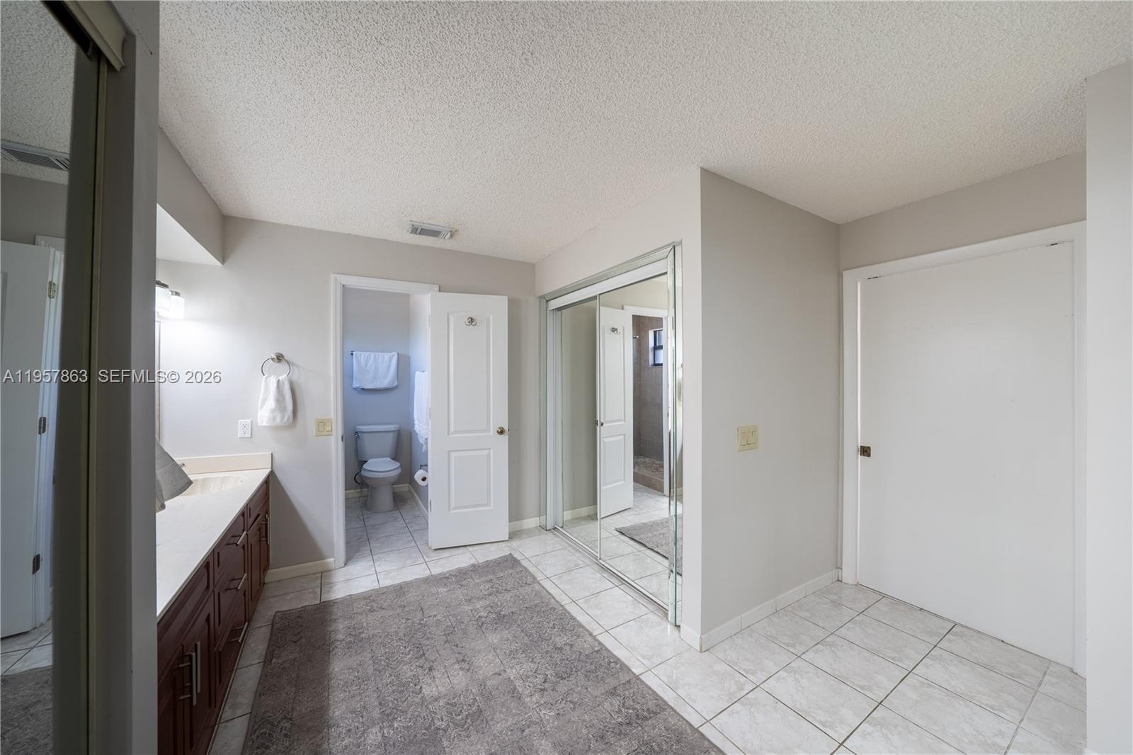 15552 Southwest 48th Street Miami, FL 33185 - Photo 17 of 26