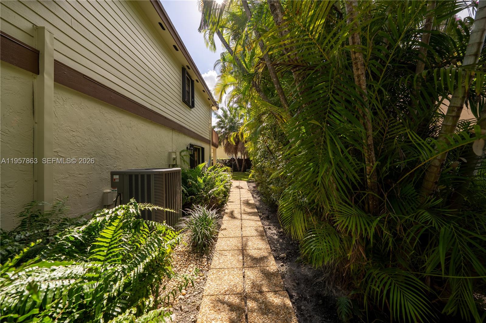 15552 Southwest 48th Street Miami, FL 33185 - Photo 20 of 26