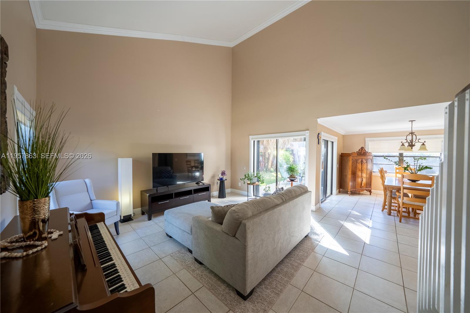 15552 Southwest 48th Street Miami, FL 33185 - Photo 4 of 26