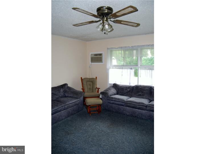 22 Inland Road Levittown, PA 19057 - Photo 13 of 22 Living Room