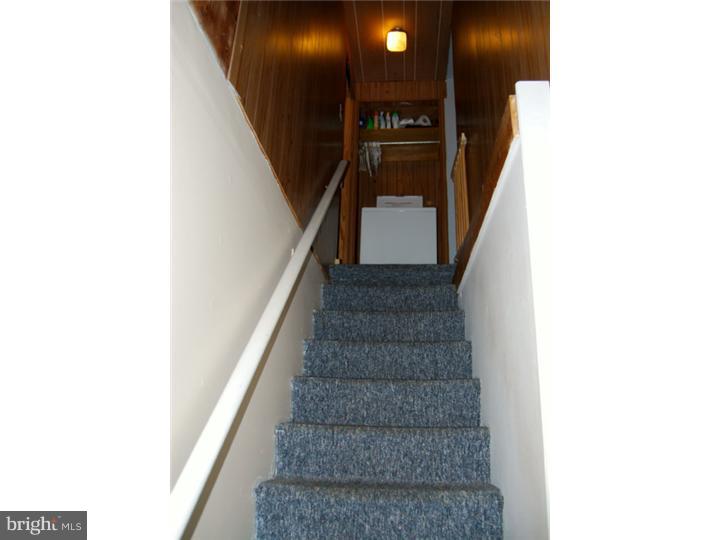 22 Inland Road Levittown, PA 19057 - Photo 17 of 22 Hallway