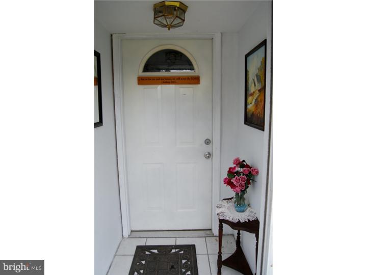 22 Inland Road Levittown, PA 19057 - Photo 22 of 22 Foyer