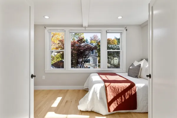 $1,990,000 | 303 Russett Road, Chestnut Hill, MA 02467