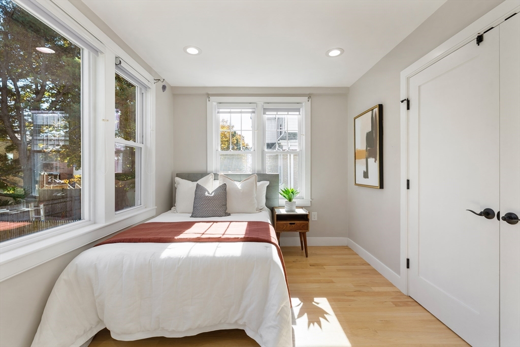 303 Russett Road Chestnut Hill, MA 02467 - Photo 13 of 36