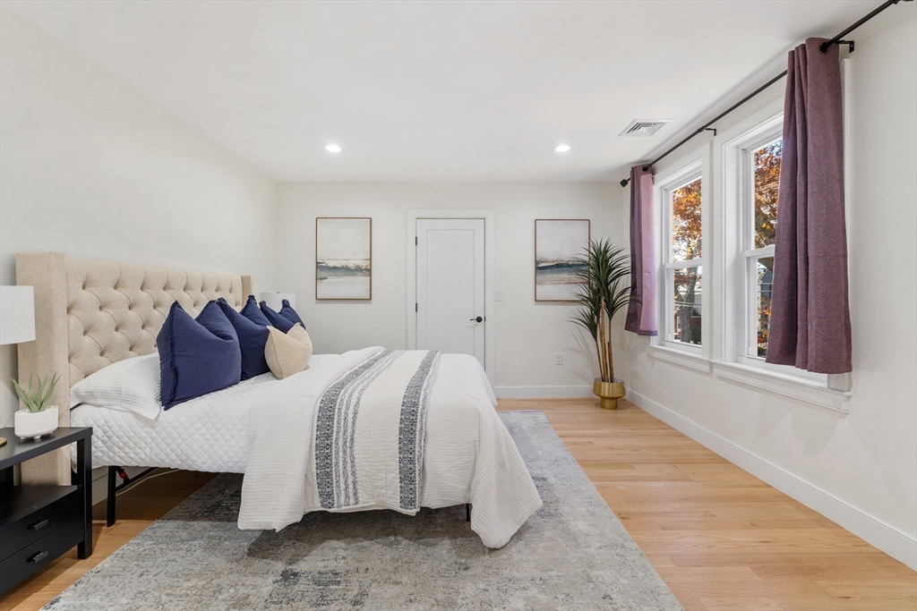 303 Russett Road Chestnut Hill, MA 02467 - Photo 22 of 36