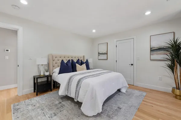 $1,990,000 | 303 Russett Road, Chestnut Hill, MA 02467